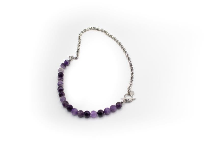 Collier en acier argenté et pierre d'améthyste naturelle