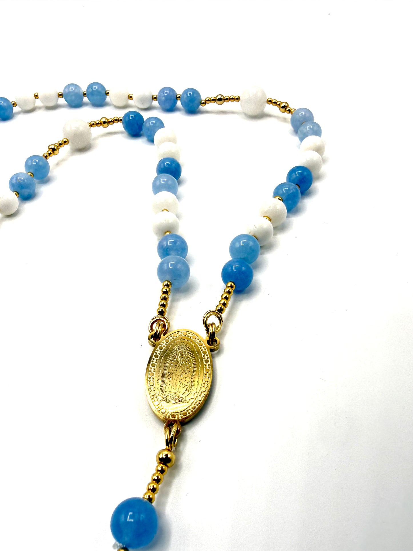 rosario de piedra natural piedra de ángel y ágata blanca con acero inoxidable bañado en oro de 14K