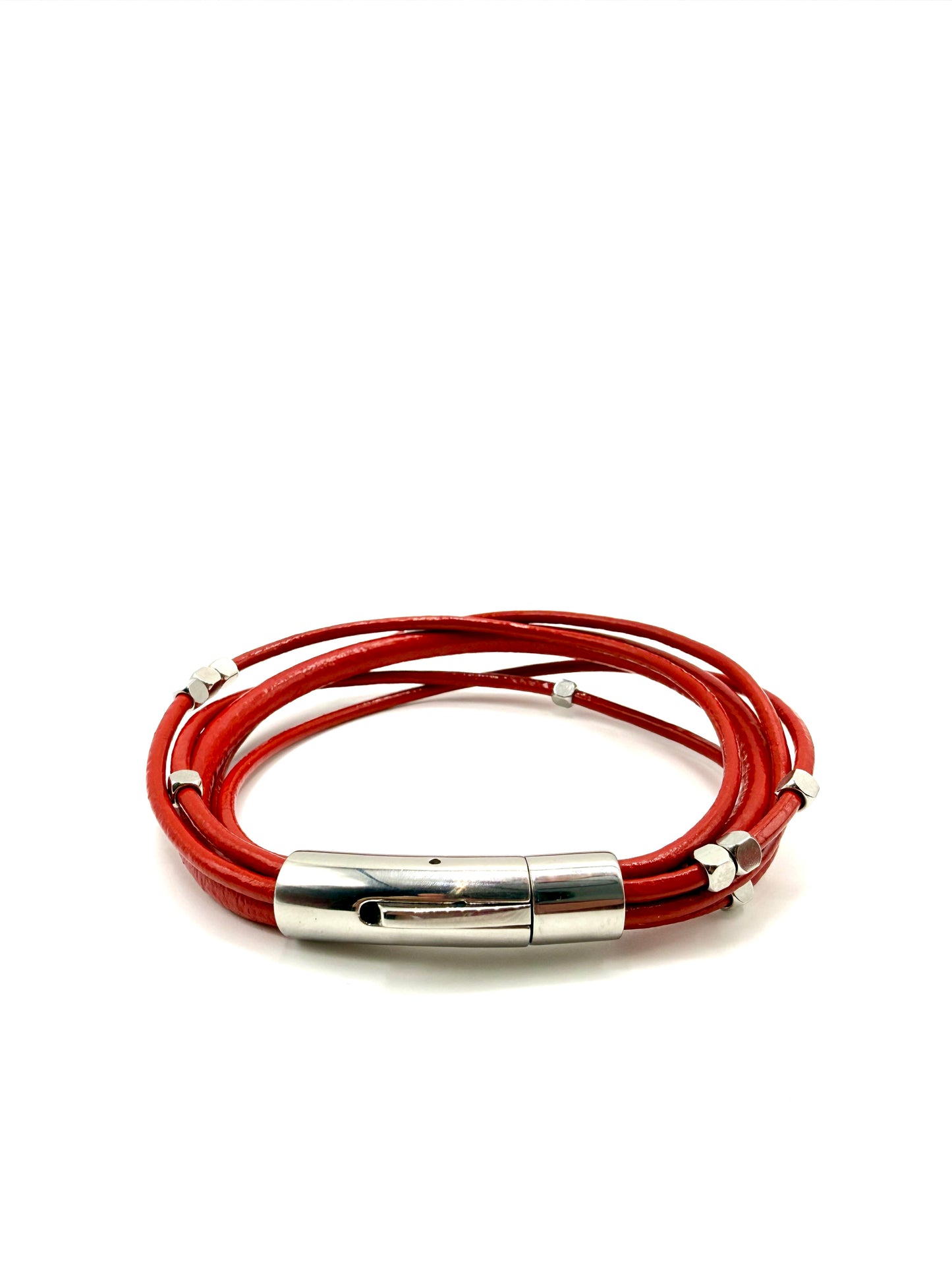 pulsera de varios cueros rojos y acero inoxidable