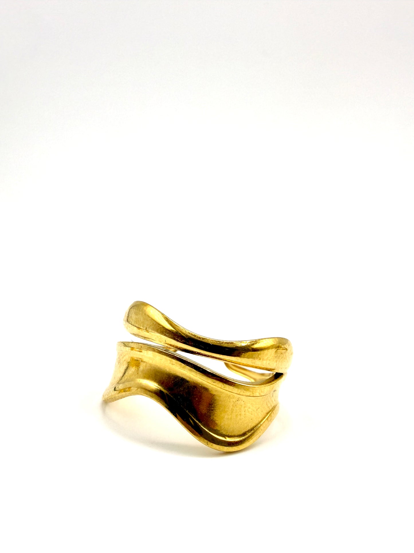 anillo olas ajustable acero inoxidable bañado en oro de 18K