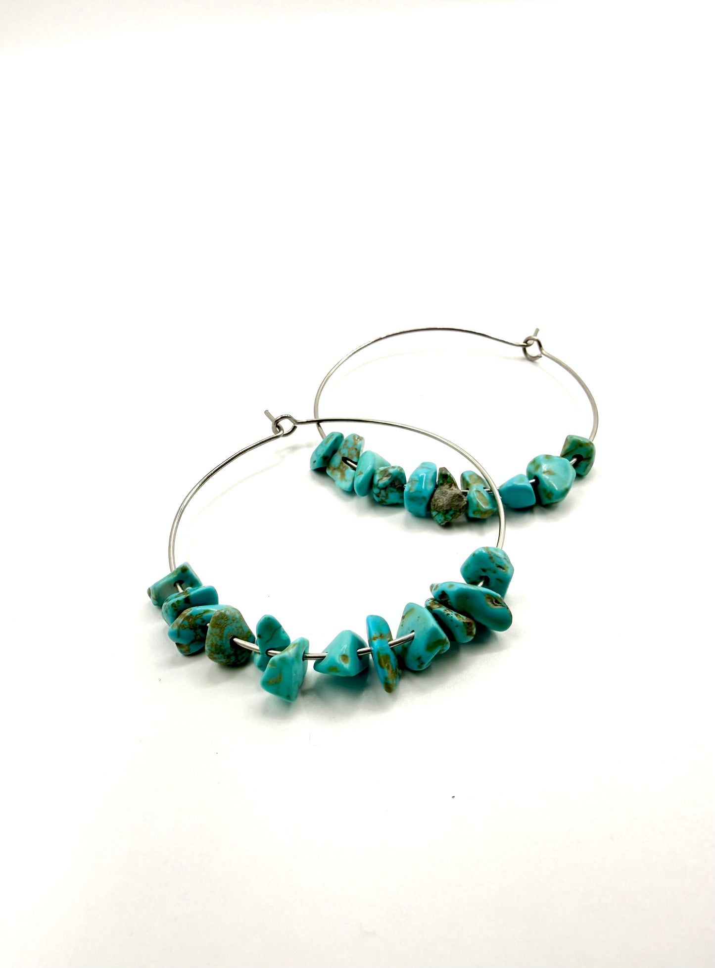 Boucles d'oreilles créoles en acier inoxydable et pierre naturelle turquoise