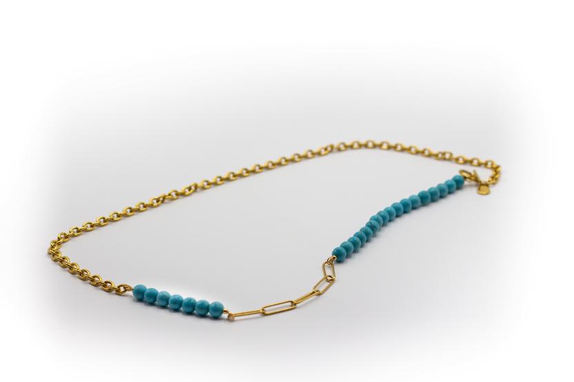 Collier extra long en acier inoxydable couleur or et pierre turquoise naturelle