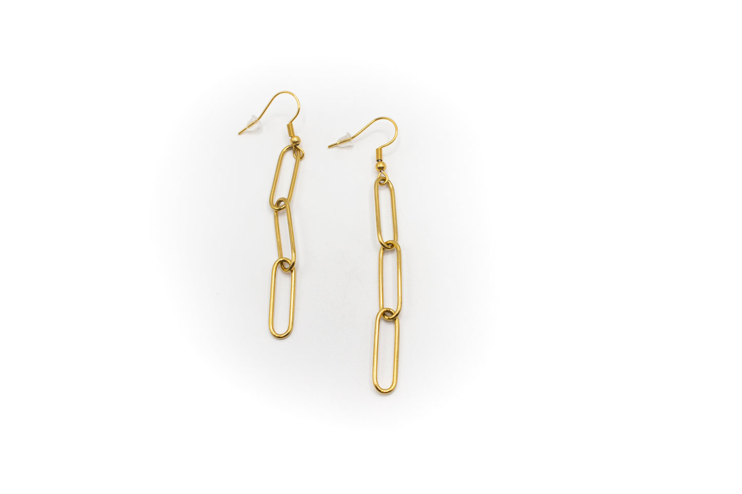 Goldfarbene Edelstahl-Hakenohrringe mit Kette