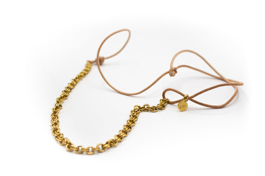 Verstellbare Halskette aus goldfarbenem Edelstahl und Naturlederband