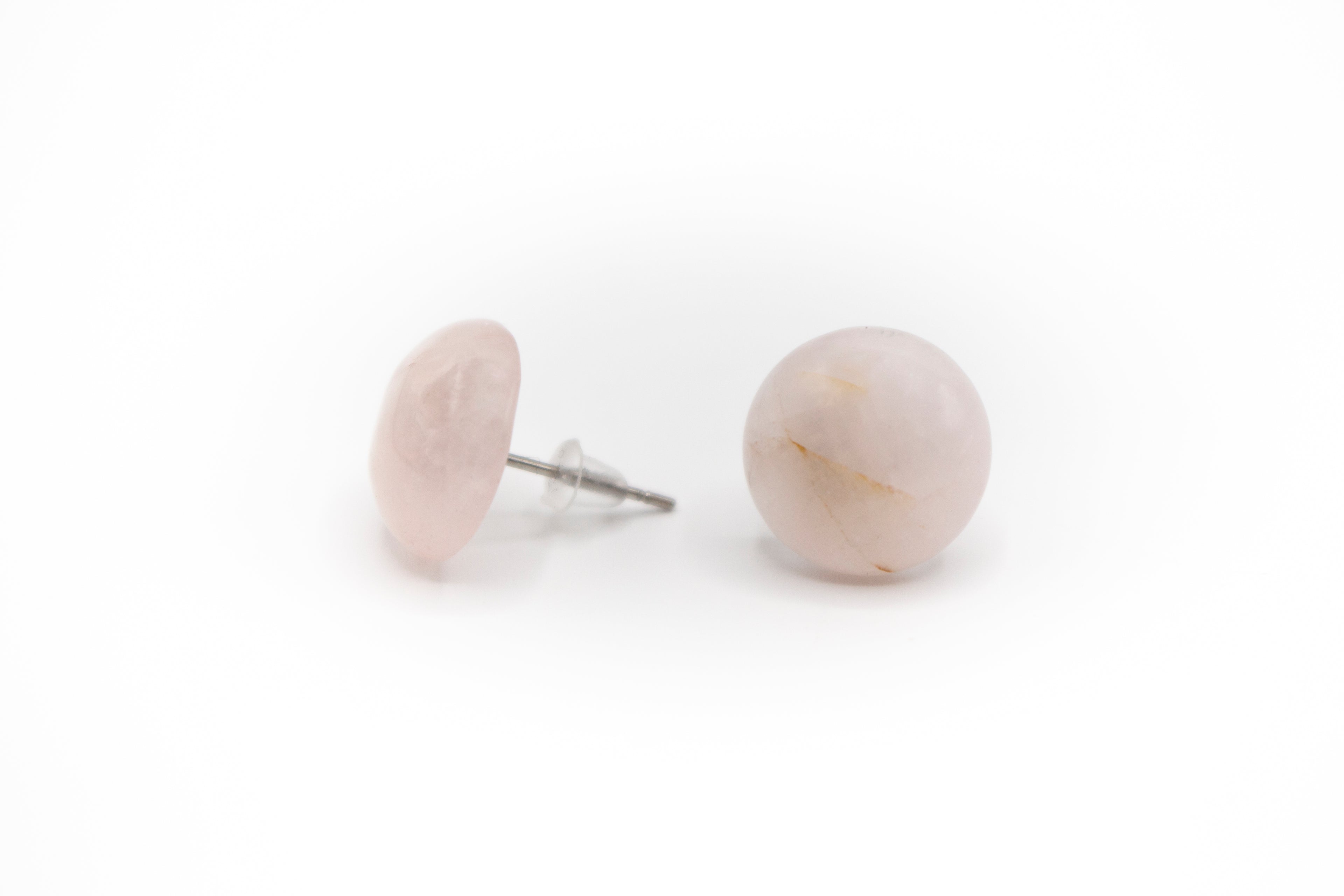 Ohrstecker aus natürlichem Rosenquarzstein und silberfarbenem Edelstahl
