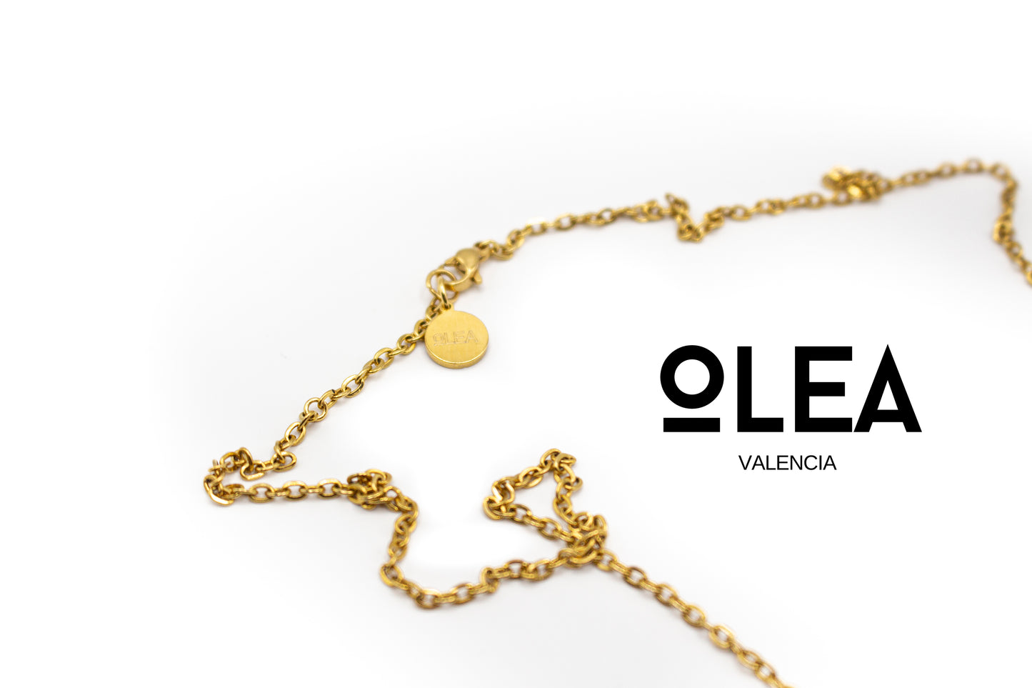 Mittelgroße goldfarbene Edelstahlkette mit Rechteck und Happy Face-Anhänger