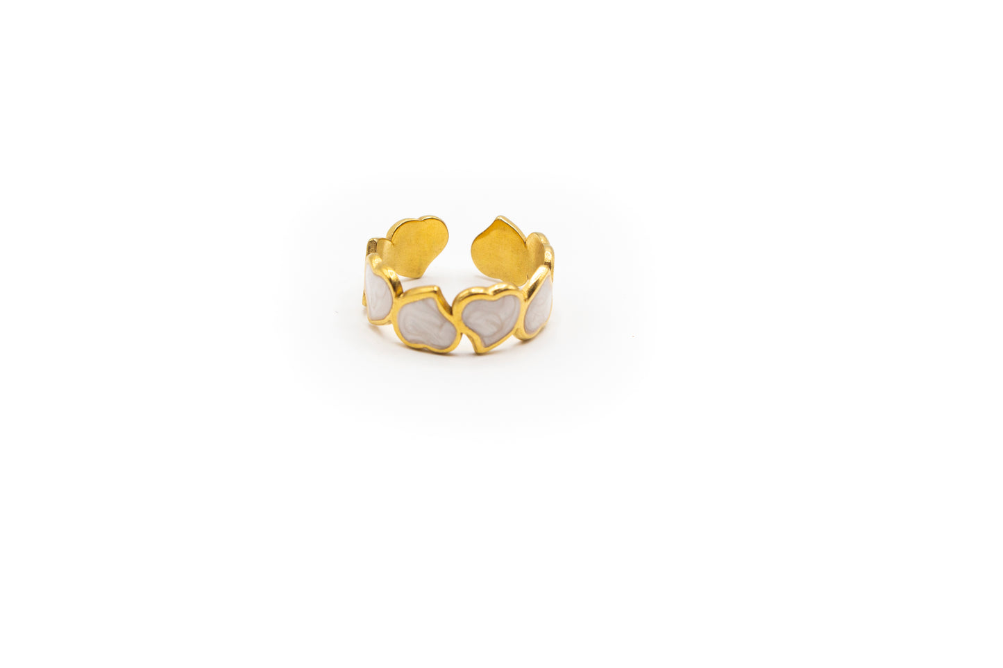 anillo ajustable acero dorado bañado en oro y corazones acrílico blanco