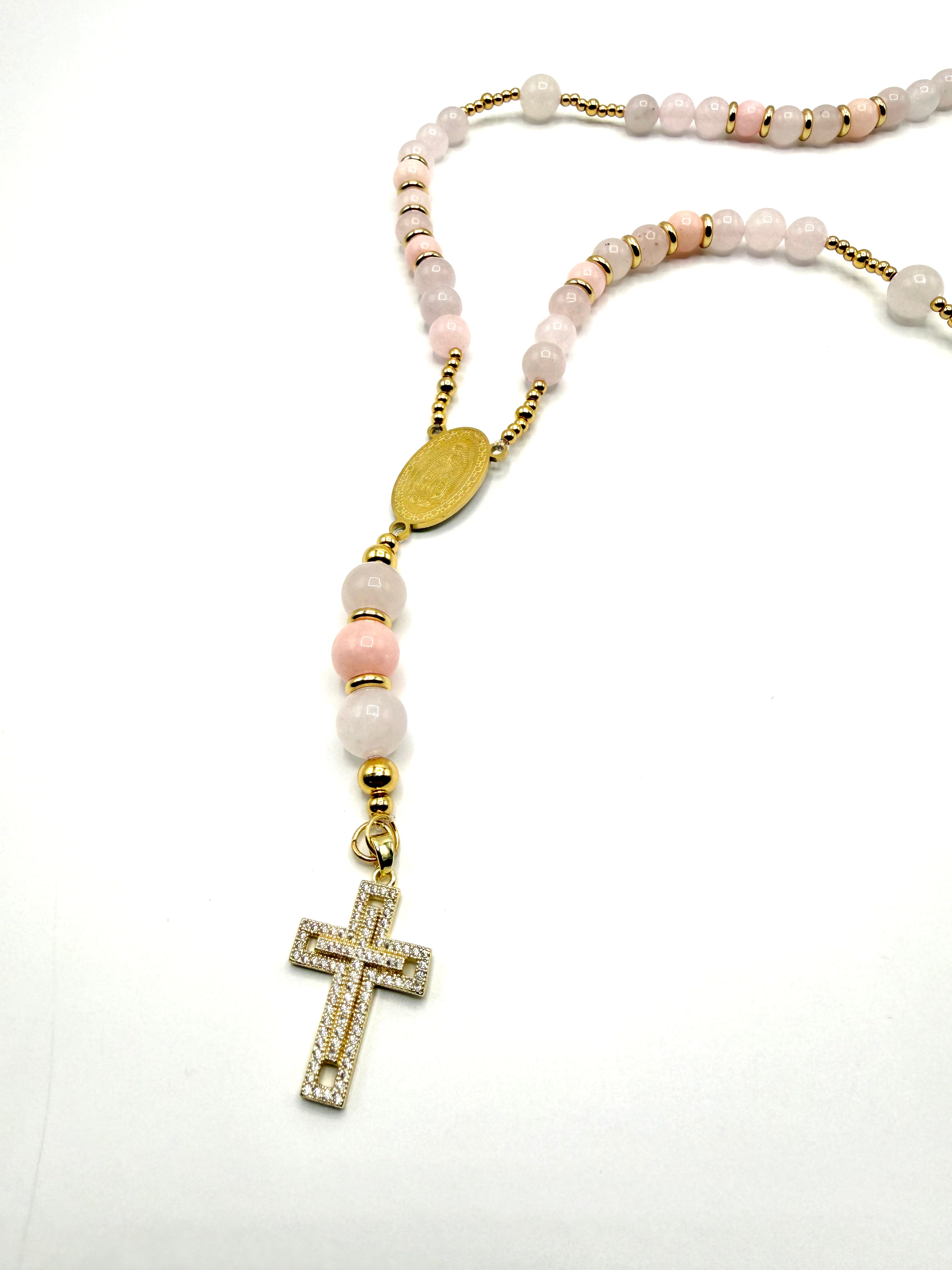 rosario de piedra natural cuarzo rosa y morenita de berilo rosa con acero inoxidable bañado en oro de 14K