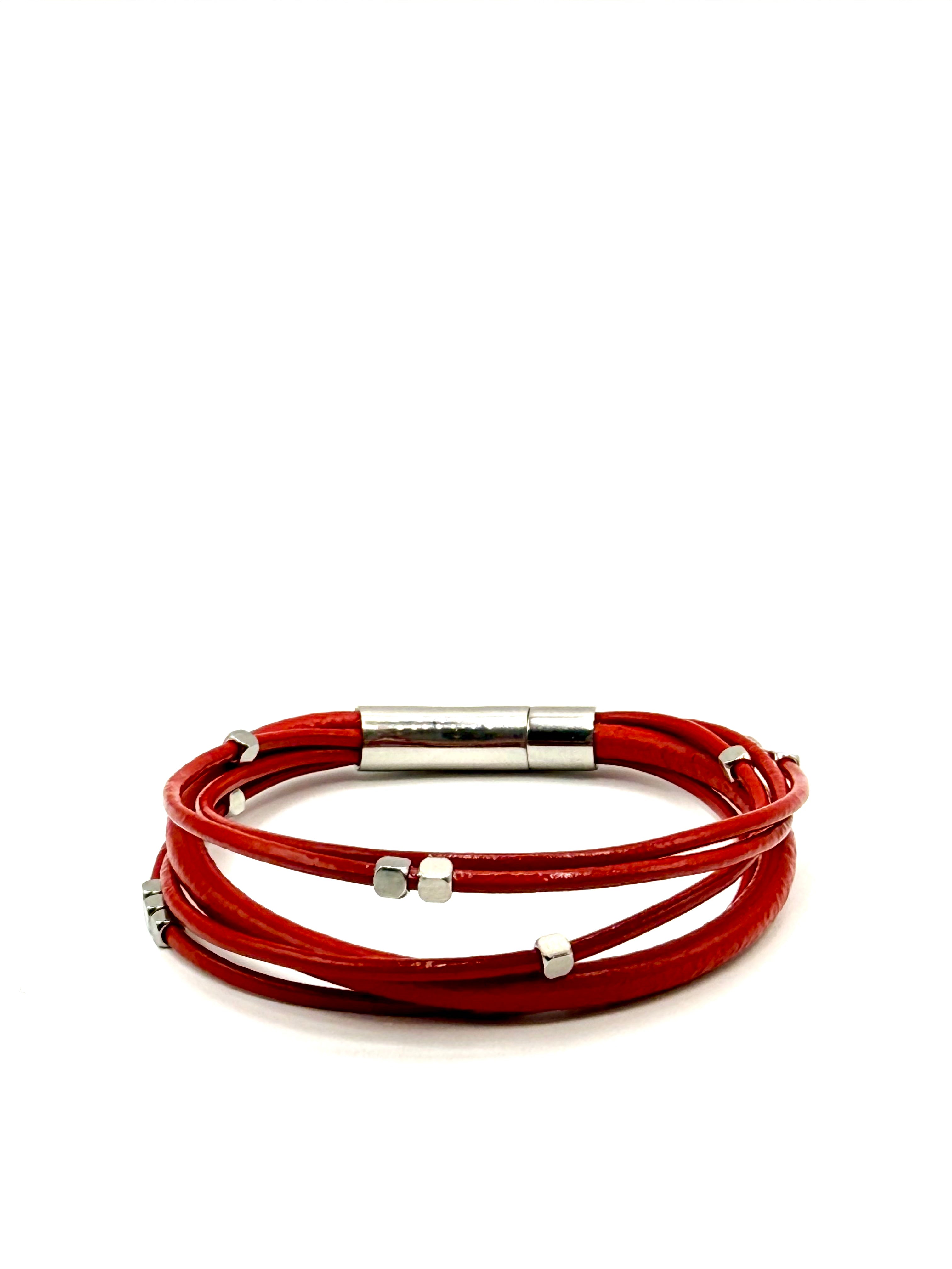 pulsera de varios cueros rojos y acero inoxidable