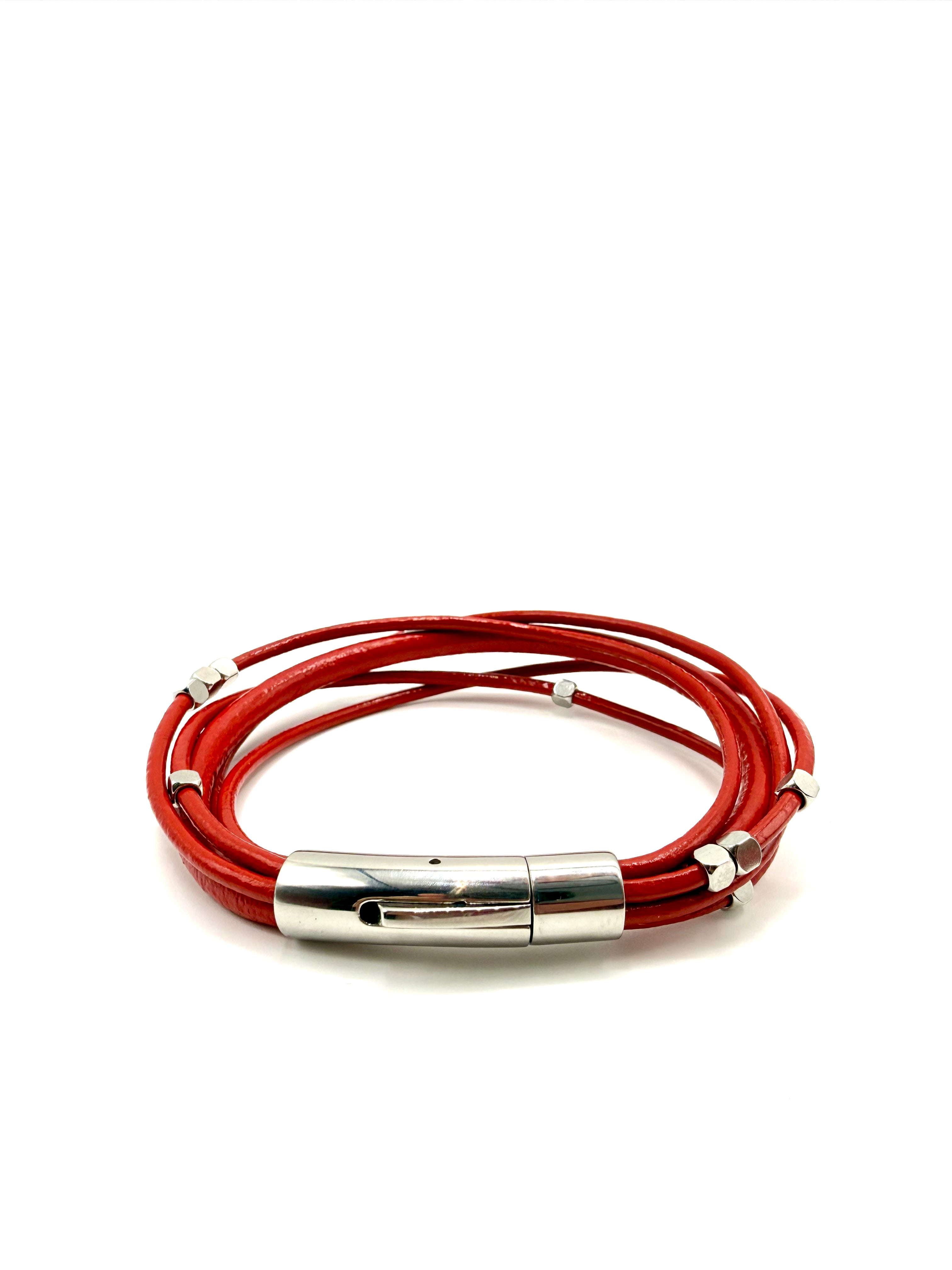pulsera de varios cueros rojos y acero inoxidable