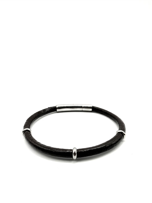 pulsera de cuero negro y acero inoxidable