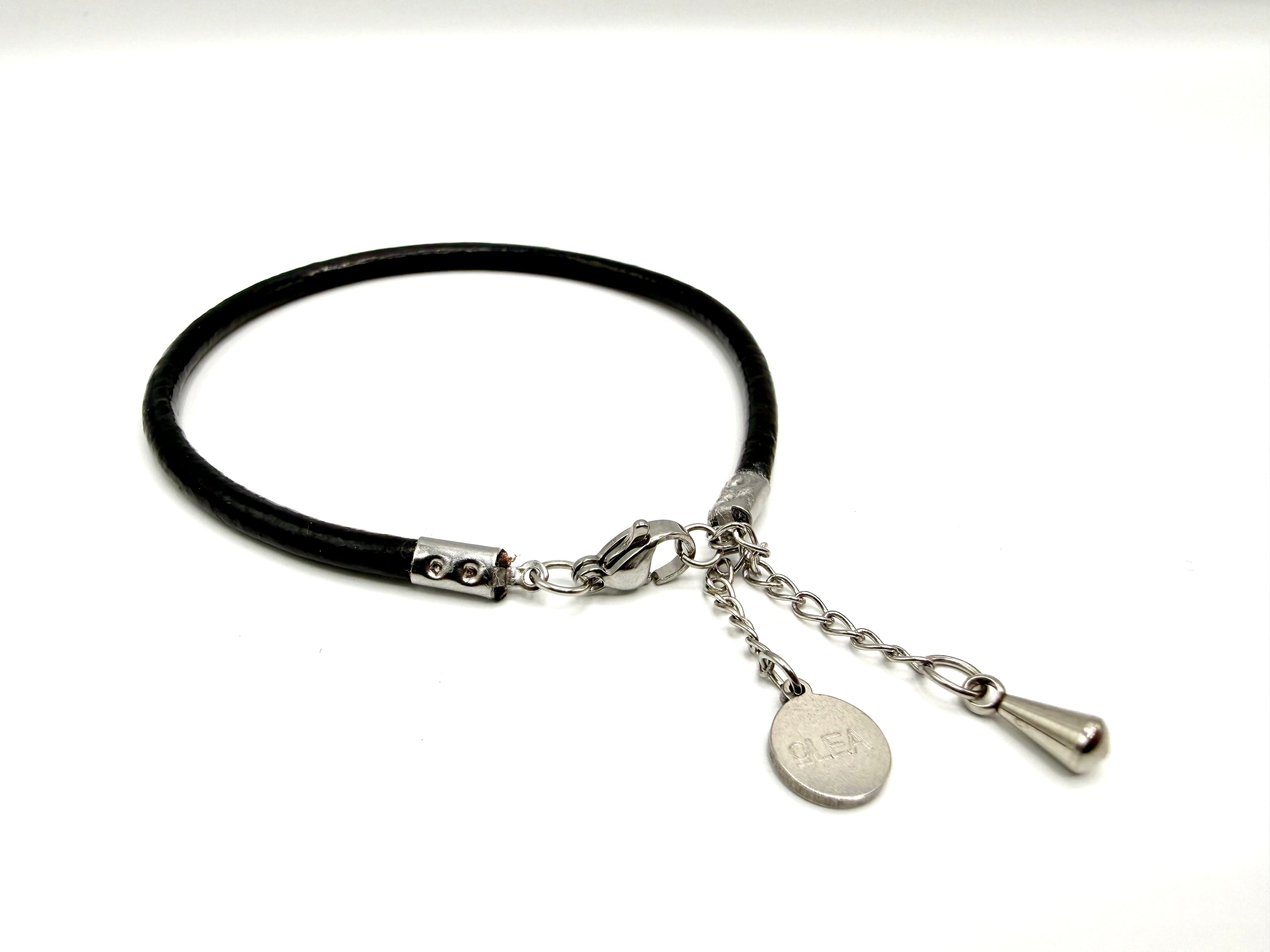 pulsera de cuero negro y acero inoxidable