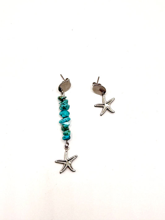 pendientes desiguales turquesa y acero inoxidable con colgantes de estrella marina