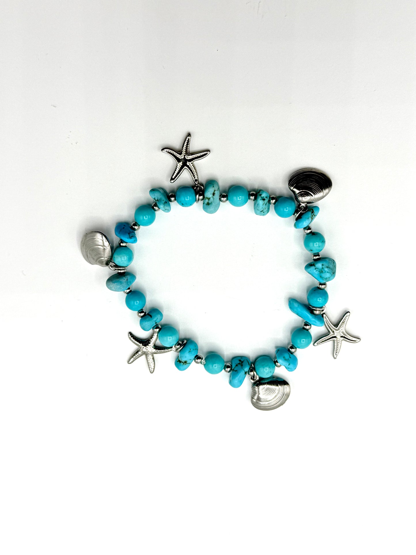 pulsera elástica de piedra natural turquesa y acero inoxidable con colgantes de conchas y estrellas marinas