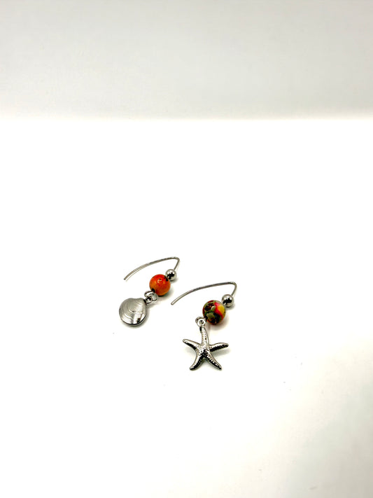 pendientes de piedra natural jaspe multicolor y acero inoxidable con colgantes de conchas y estrellas marinas