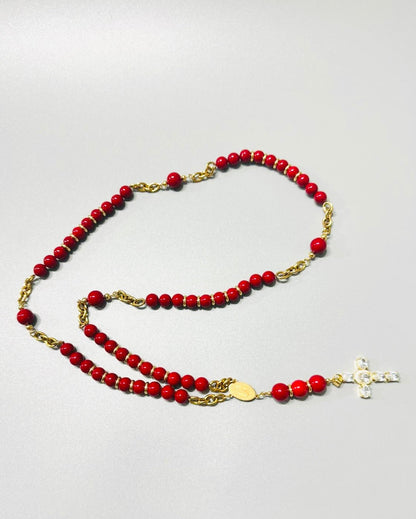 rosario de acero inoxidable bañado en oro con piedras de coral rojo de imitación
