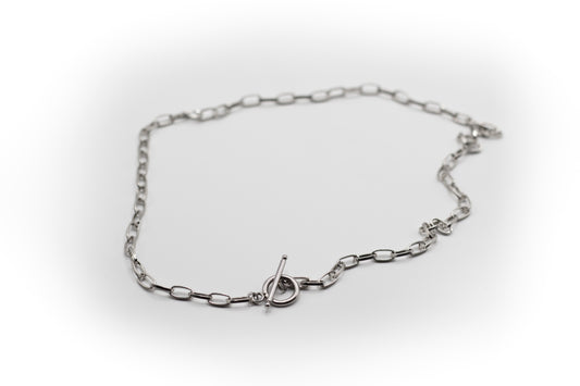 Mittelgroße Halskette aus silbernem Edelstahl