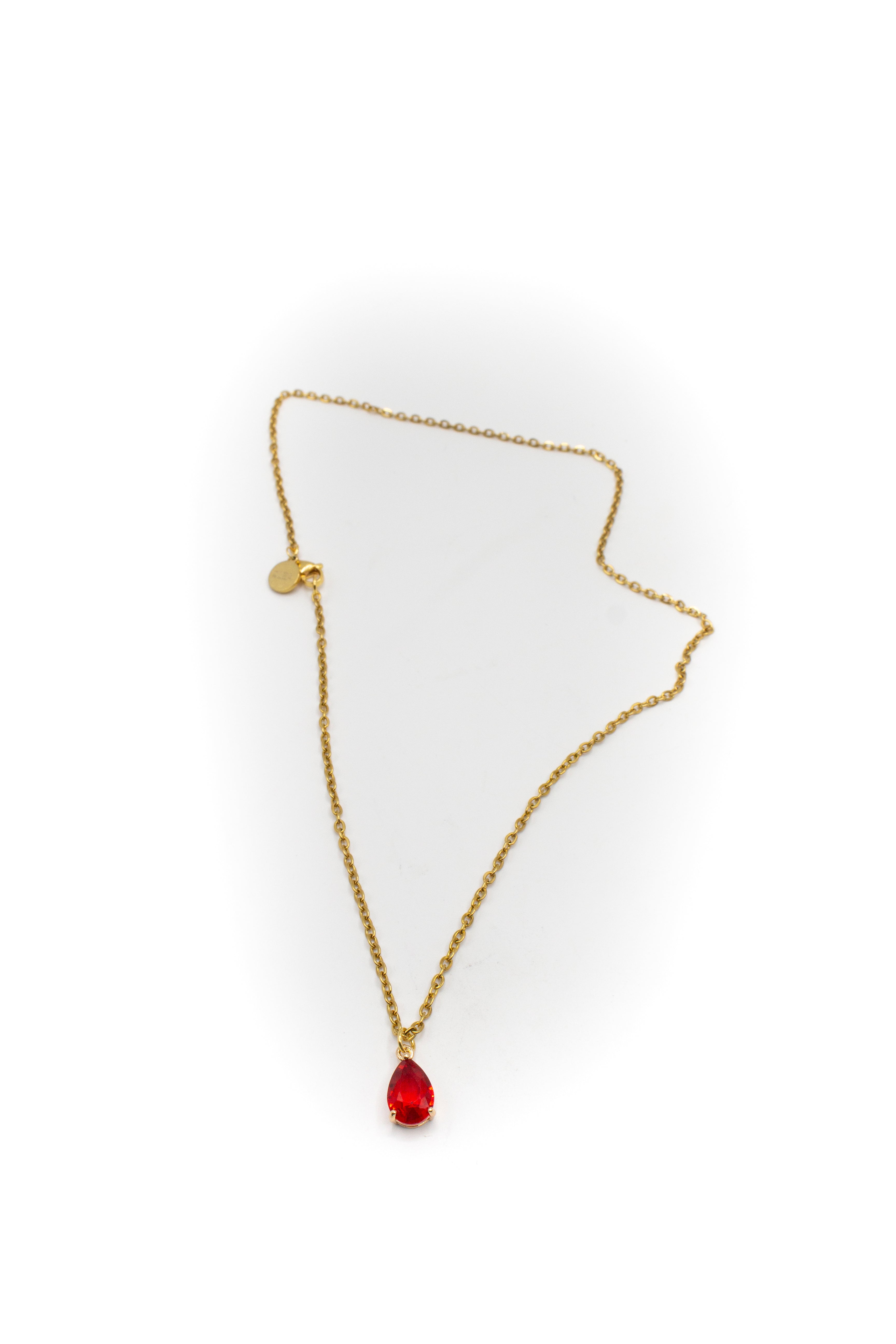 Cadena Corta Acero Inoxidable Color Oro y Circonita Roja
