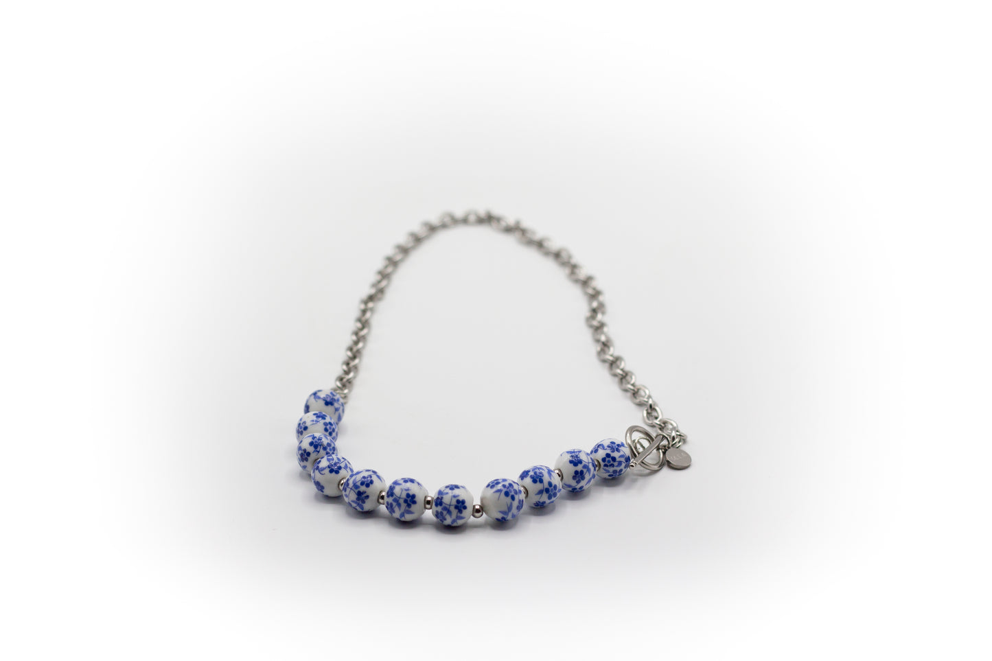 Kurze Halskette aus Edelstahl und chinesischer Keramik