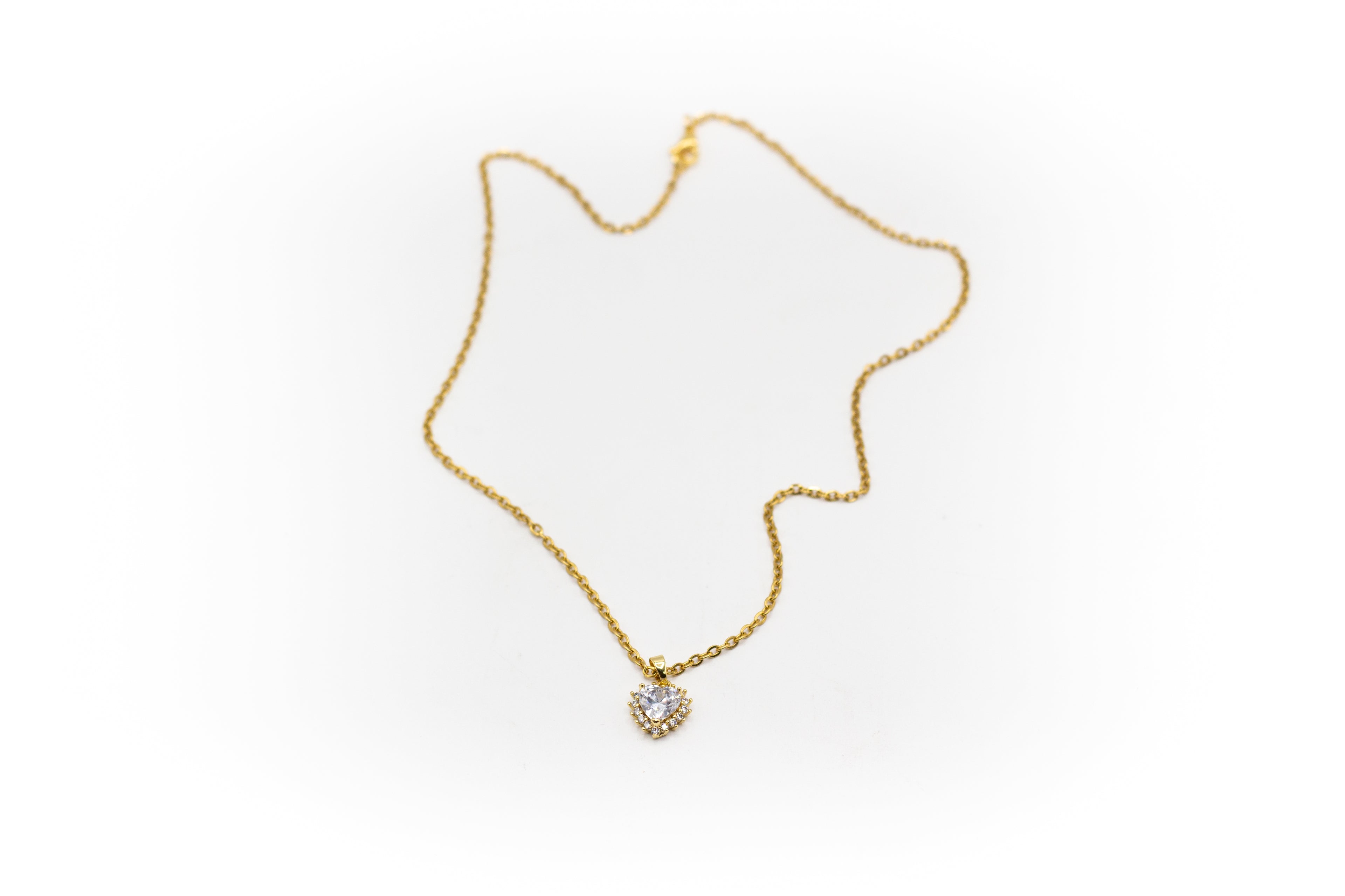 Cadena Mediana Acero Inoxidable Color Oro con Corazón de Circonita