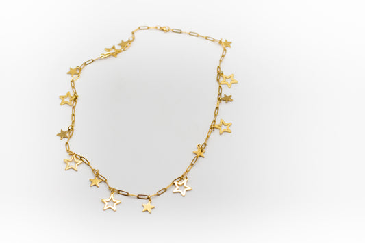 Kurze goldfarbene Edelstahlkette mit Sternanhängern