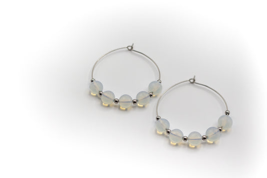 Creolen aus opal- und silberfarbenem Edelstahl