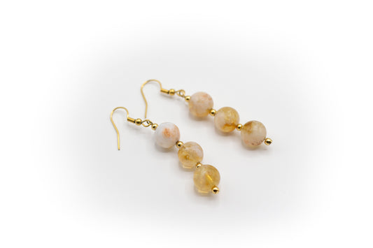 Goldfarbene Edelstahl-Hakenohrringe mit natürlichem Citrinstein