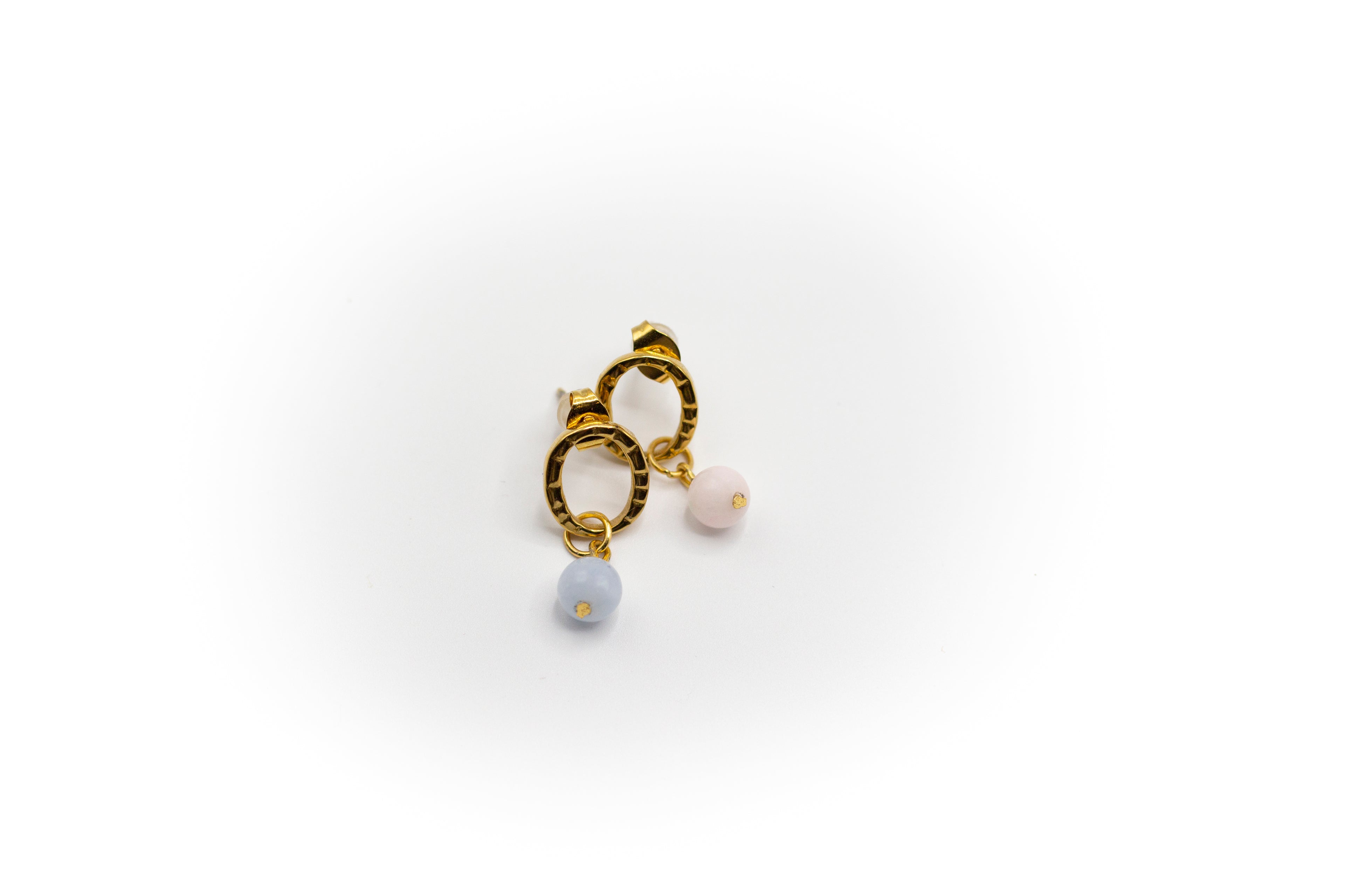 pendientes gancho y eslabón de acero inoxidable color oro con piedra natural morganita de berilo (AZUL Y ROSA)