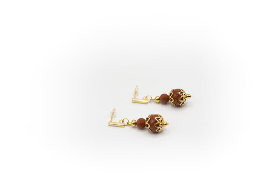 Goldfarbene Ohrstecker aus Edelstahl mit natürlichem Aventurinstein