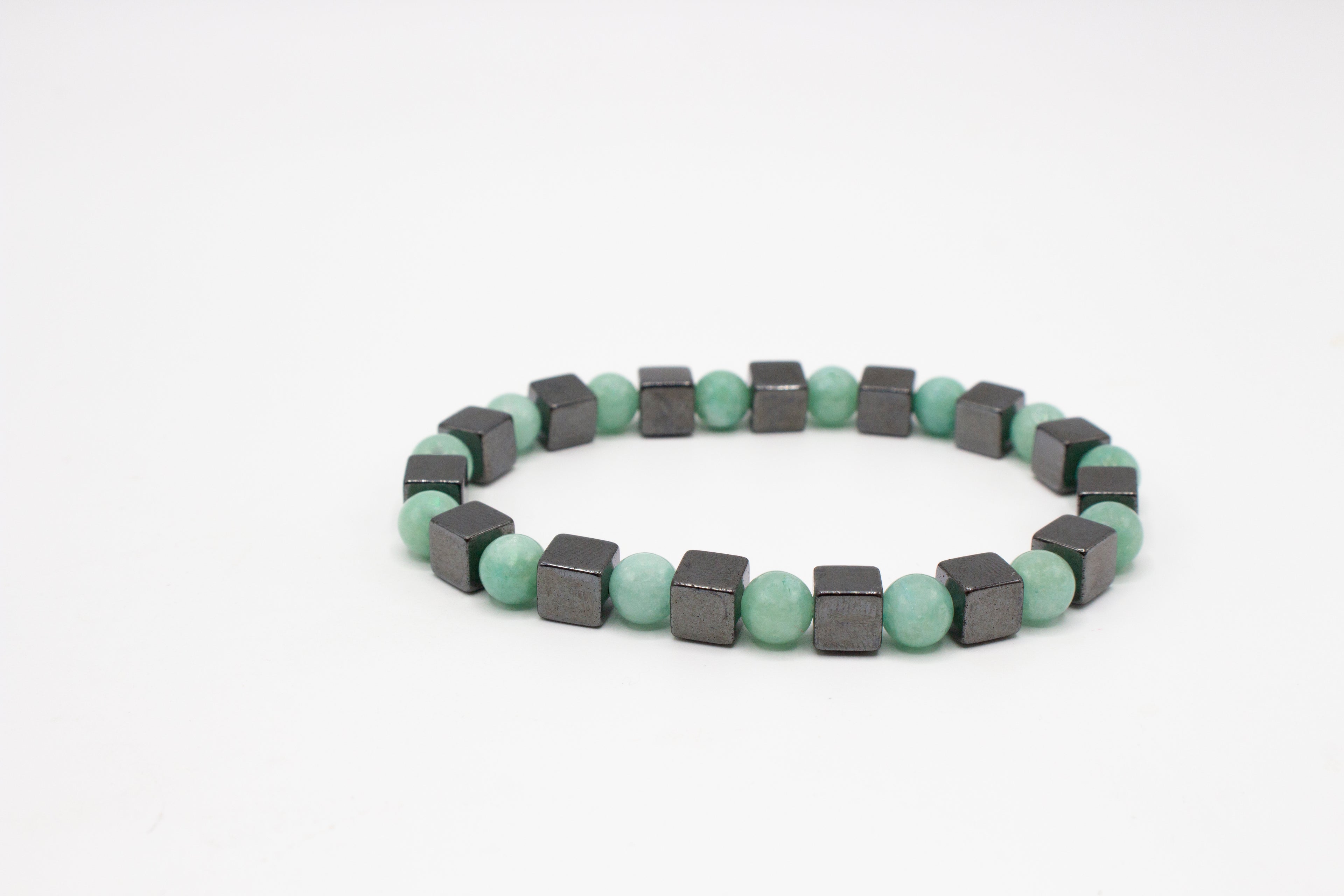 pulsera elástica piedra natural amazonita redonda y hematites cuadradas