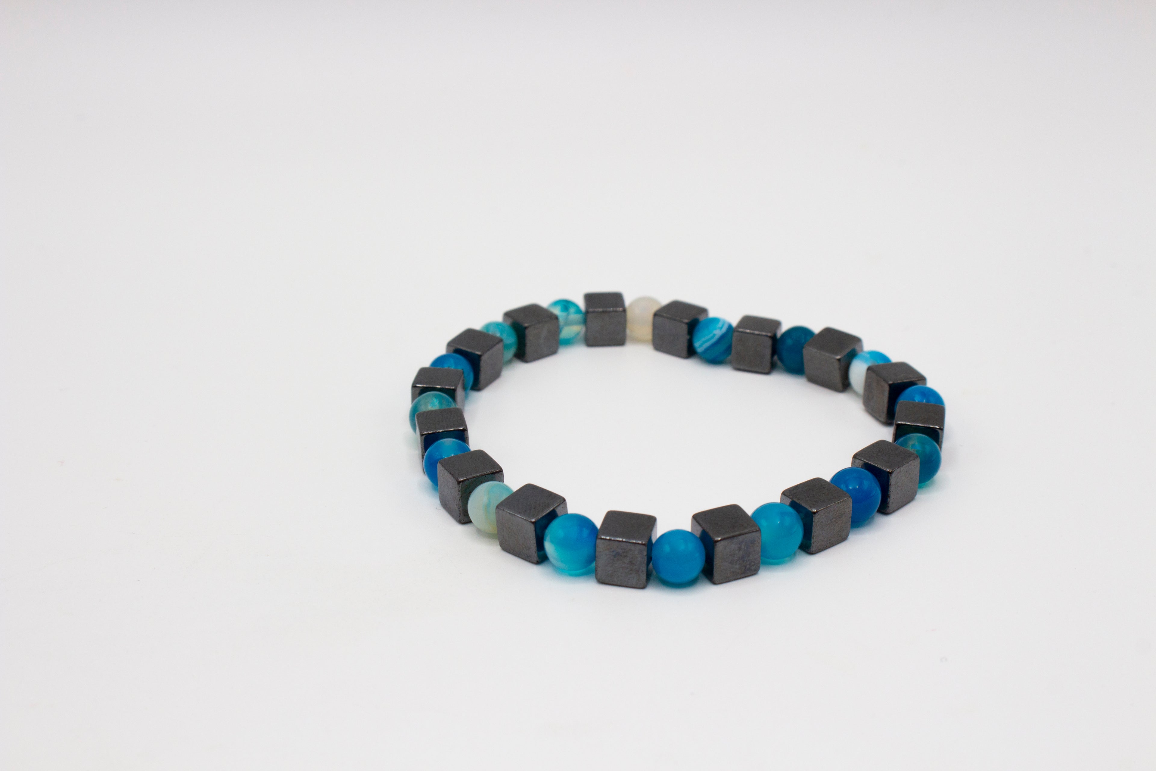 pulsera elástica piedra natural ágata azul redonda y hematites cuadradas